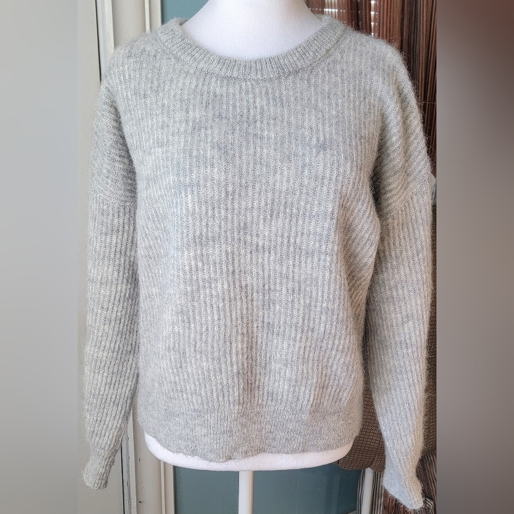 Banana Republic Heritage Wedge Crew Sweater Womens LP Gray Wool Alpaca Blend Rib - Picture 2 of 12